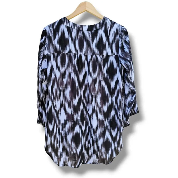 a.n.a A New Approach Women’s Black White 3/4 Sleeve Blouse Small - Picture 3 of 9